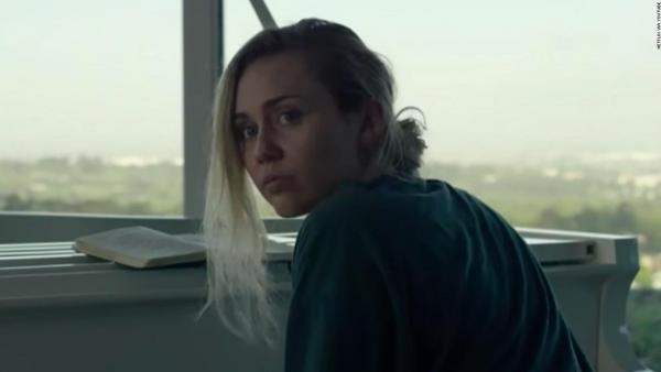 'Black Mirror' mùa 5 sắp trình làng: Tấm gương đen sẽ soi những bí mật đen tối, kinh dị nào đây? 'Black Mirror' mùa 5 sắp trình làng: Tấm gương đen sẽ soi những bí mật đen tối, kinh dị nào đây?
