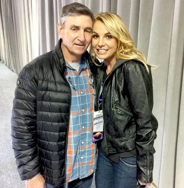 'Công chúa nhạc Pop' Britney Spears và nỗi đau 10 năm bị bố ruột lợi dụng quyền giám hộ để 'cầm tù' 'Công chúa nhạc Pop' Britney Spears và nỗi đau 10 năm bị bố ruột lợi dụng quyền giám hộ để 'cầm tù'