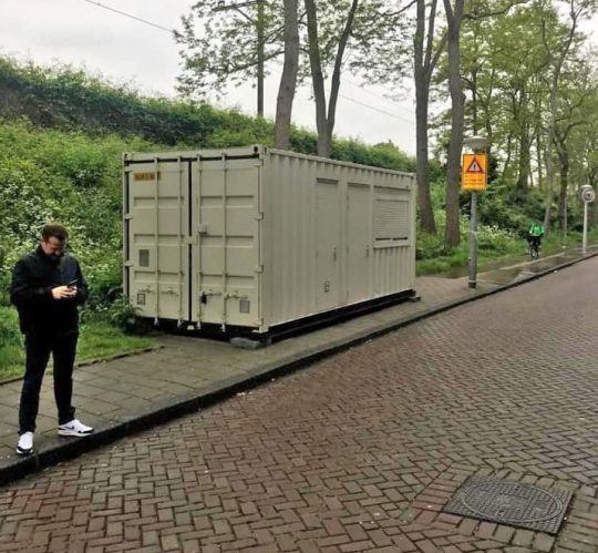 Tốn 3 triệu đồng đặt phòng Airbnb, ai ngờ đó chỉ là một thùng container bên đường Tốn 3 triệu đồng đặt phòng Airbnb, ai ngờ đó chỉ là một thùng container bên đường