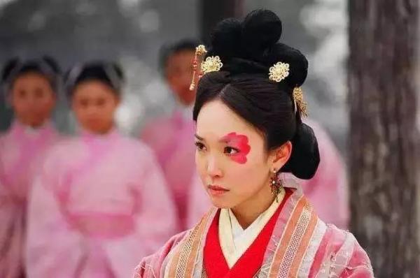 Tứ đại sửu nữ của Trung Hoa: Nhan sắc xấu xí nhưng cuộc đời lại hạnh phúc, viên mãn Tứ đại sửu nữ của Trung Hoa: Nhan sắc xấu xí nhưng cuộc đời lại hạnh phúc, viên mãn