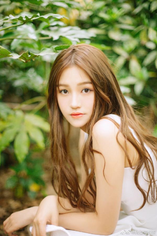 Vừa chia tay, 'Tiểu Trình Tranh' Hồ Tiên Hú đã cặp kè với bạn học của tình cũ Vừa chia tay, 'Tiểu Trình Tranh' Hồ Tiên Hú đã cặp kè với bạn học của tình cũ