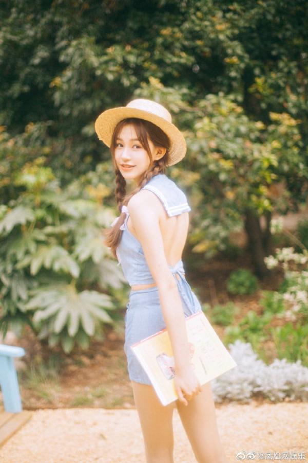 Vừa chia tay, 'Tiểu Trình Tranh' Hồ Tiên Hú đã cặp kè với bạn học của tình cũ Vừa chia tay, 'Tiểu Trình Tranh' Hồ Tiên Hú đã cặp kè với bạn học của tình cũ