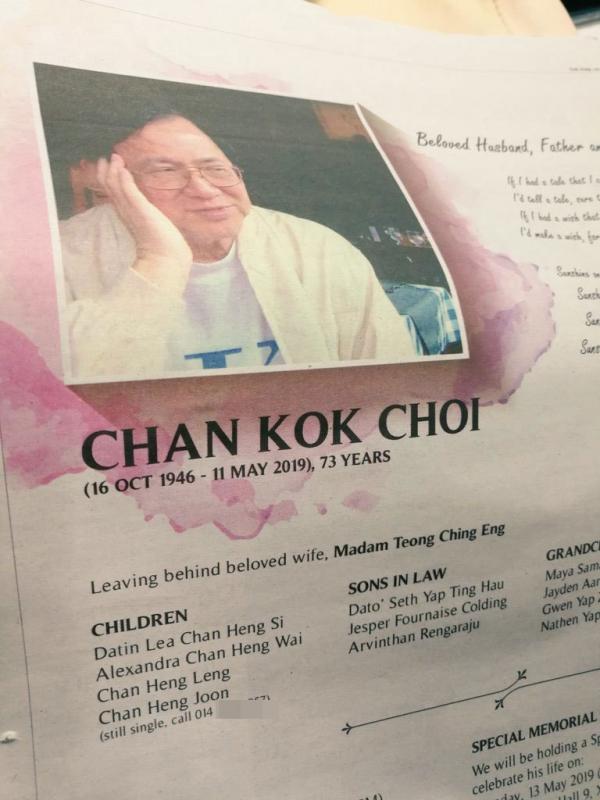 Gia đình sợ con trai ế, cho luôn số điện thoại kèm tình trạng độc thân ngay dưới cáo phó của cha Gia đình sợ con trai ế, cho luôn số điện thoại kèm tình trạng độc thân ngay dưới cáo phó của cha