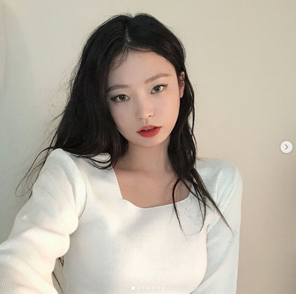 Xứ Hàn dậy sóng vì 'bản sao' BLACKPINK Jennie: Má bánh bao và mắt mèo xinh hệt chính chủ! Xứ Hàn dậy sóng vì 'bản sao' BLACKPINK Jennie: Má bánh bao và mắt mèo xinh hệt chính chủ!