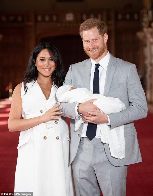 Bạn cũ Meghan Markle tiết lộ nàng dâu hoàng gia từng muốn tìm và hẹn hò đàn ông nổi tiếng Bạn cũ Meghan Markle tiết lộ nàng dâu hoàng gia từng muốn tìm và hẹn hò đàn ông nổi tiếng