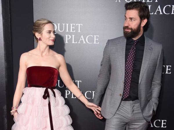 Sao Hollywood: Có những tình yêu sét đánh nhưng cũng có những đôi phải quen nhau qua mai mối Sao Hollywood: Có những tình yêu sét đánh nhưng cũng có những đôi phải quen nhau qua mai mối
