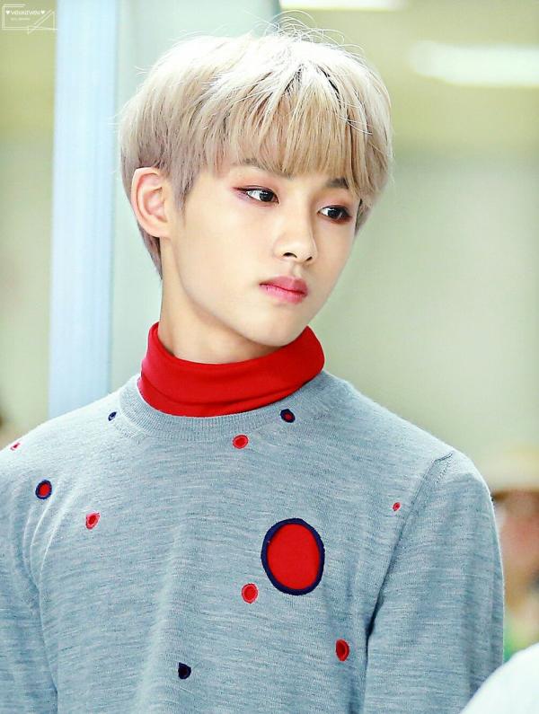 Fan tự hỏi Winwin đã làm gì để bị đối xử bất công như thế này trong concert của NCT 127 ở Mexico Fan tự hỏi Winwin đã làm gì để bị đối xử bất công như thế này trong concert của NCT 127 ở Mexico