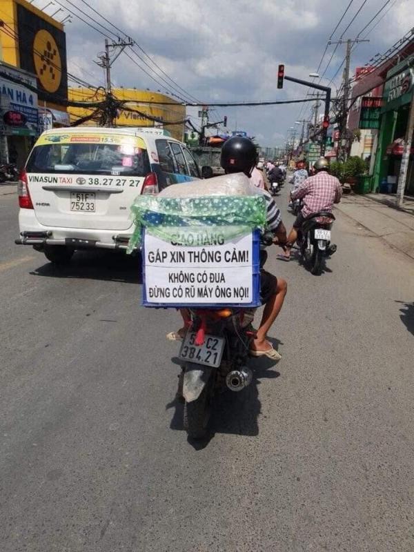 Đâu đó giữa Sài Gòn, chúng ta sẽ vô tình va phải những thông điệp dễ thương muốn xỉu thế này đây Đâu đó giữa Sài Gòn, chúng ta sẽ vô tình va phải những thông điệp dễ thương muốn xỉu thế này đây