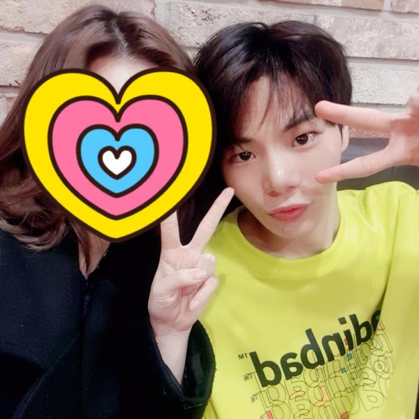 Produce X 101: Trainee 'bét bảng' tăng hạng thần kì nhờ tâm thư đáng yêu của chị gái gửi netizen Hàn Produce X 101: Trainee 'bét bảng' tăng hạng thần kì nhờ tâm thư đáng yêu của chị gái gửi netizen Hàn
