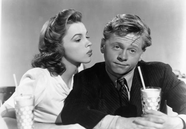 10 điều kinh khủng mà các hãng phim từng làm với diễn viên trong thời hoàng kim của Hollywood 10 điều kinh khủng mà các hãng phim từng làm với diễn viên trong thời hoàng kim của Hollywood