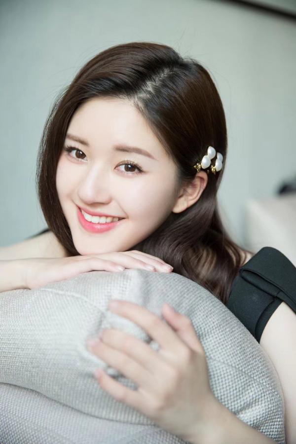 Triệu Lộ Tư và số mệnh đóng với toàn trai đẹp, sẽ là 'nữ thần mặt tròn' kế thừa hào quang Triệu Lệ Dĩnh? Triệu Lộ Tư và số mệnh đóng với toàn trai đẹp, sẽ là 'nữ thần mặt tròn' kế thừa hào quang Triệu Lệ Dĩnh?