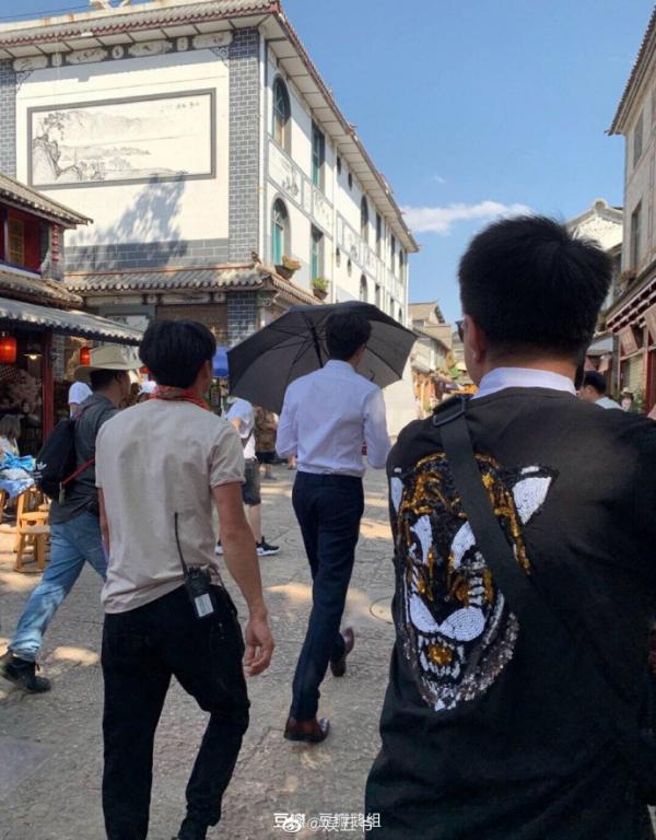 Lâm Canh Tân đẹp siêu thực trong phim mới: Bên ngoài là tổng tài bá đạo, bên trong là cảnh sát ngầm Lâm Canh Tân đẹp siêu thực trong phim mới: Bên ngoài là tổng tài bá đạo, bên trong là cảnh sát ngầm