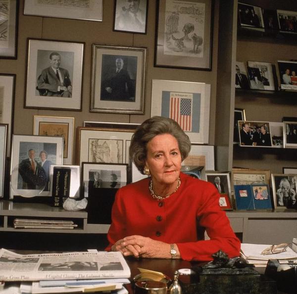Katharine Graham - Từ 'mẹ bỉm sữa' núp bóng chồng đến bà trùm thay đổi bộ mặt báo chí Mỹ Katharine Graham - Từ 'mẹ bỉm sữa' núp bóng chồng đến bà trùm thay đổi bộ mặt báo chí Mỹ