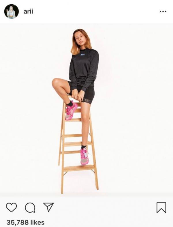 Hotgirl có hơn 2 triệu lượt theo dõi trên Instagram trách móc fan vì không bán nổi 36 cái áo Hotgirl có hơn 2 triệu lượt theo dõi trên Instagram trách móc fan vì không bán nổi 36 cái áo