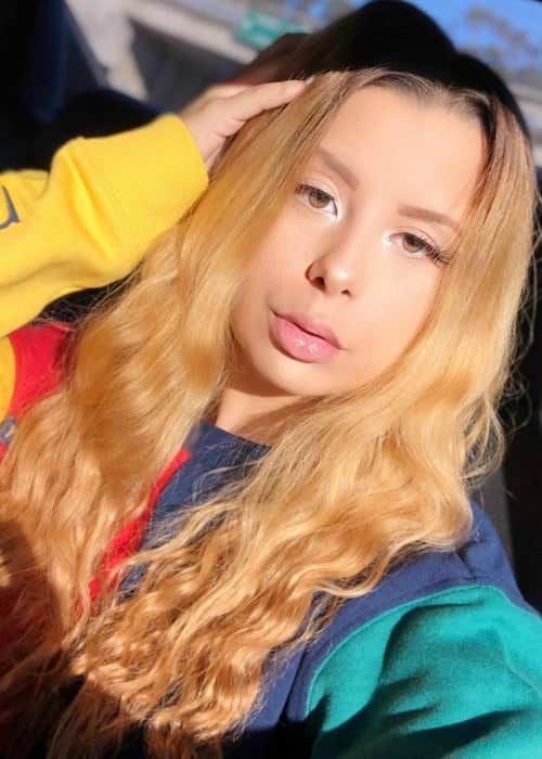 Hotgirl có hơn 2 triệu lượt theo dõi trên Instagram trách móc fan vì không bán nổi 36 cái áo Hotgirl có hơn 2 triệu lượt theo dõi trên Instagram trách móc fan vì không bán nổi 36 cái áo