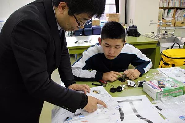 Ngôi trường Nhật Bản chỉ có một học sinh, ngày cậu trai tốt nghiệp cũng là ngày trường đóng cửa Ngôi trường Nhật Bản chỉ có một học sinh, ngày cậu trai tốt nghiệp cũng là ngày trường đóng cửa