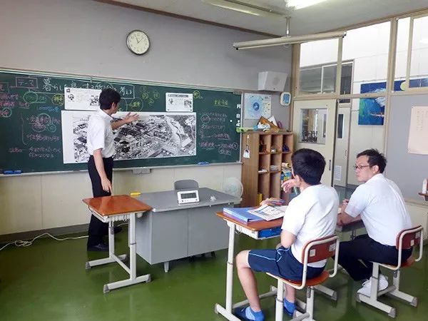 Ngôi trường Nhật Bản chỉ có một học sinh, ngày cậu trai tốt nghiệp cũng là ngày trường đóng cửa Ngôi trường Nhật Bản chỉ có một học sinh, ngày cậu trai tốt nghiệp cũng là ngày trường đóng cửa