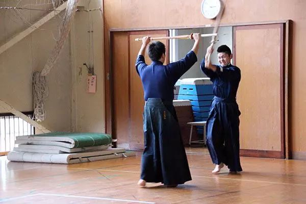 Ngôi trường Nhật Bản chỉ có một học sinh, ngày cậu trai tốt nghiệp cũng là ngày trường đóng cửa Ngôi trường Nhật Bản chỉ có một học sinh, ngày cậu trai tốt nghiệp cũng là ngày trường đóng cửa