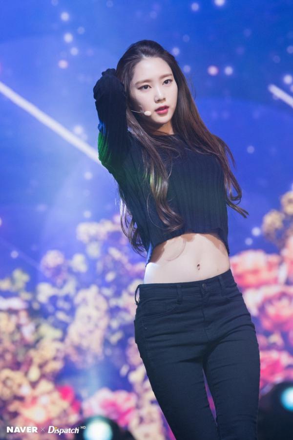 Một nữ idol nổi rần rần nhờ câu trả lời cực ngầu khi bị fan nam kém duyên bắt gọi 'Oppa' Một nữ idol nổi rần rần nhờ câu trả lời cực ngầu khi bị fan nam kém duyên bắt gọi 'Oppa'