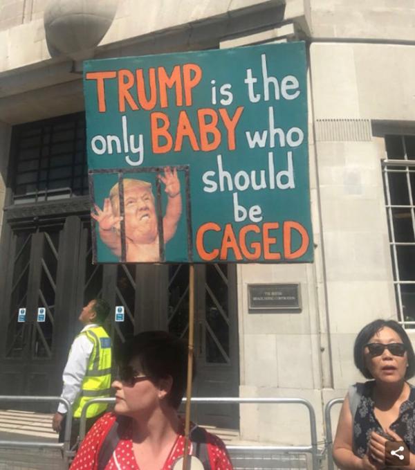 Dân Anh 'chửi thẳng' Tổng thống Trump bằng loạt khẩu hiệu biểu tình chua cay, cười ra nước mắt Dân Anh 'chửi thẳng' Tổng thống Trump bằng loạt khẩu hiệu biểu tình chua cay, cười ra nước mắt
