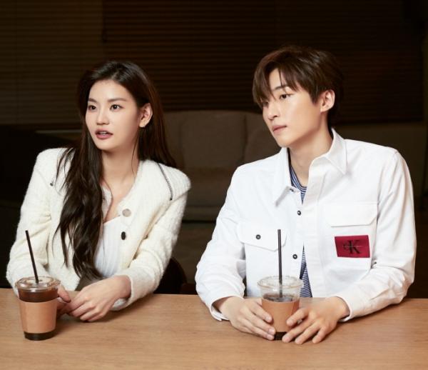 R.Tee - Producer đẹp hơn hoa, hotboy mới trong truyền thuyết của nhà YG là ai? R.Tee - Producer đẹp hơn hoa, hotboy mới trong truyền thuyết của nhà YG là ai?