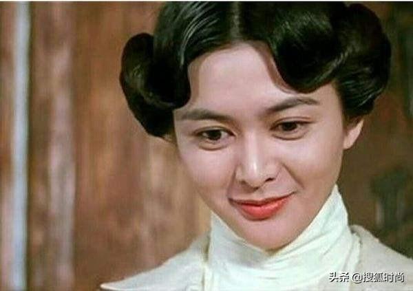 Hết hồn với số đo của loạt sao Hoa ngữ: La Vân Hi eo kiến 61 cm, Vương Tử Văn chân tí hon số 33 Hết hồn với số đo của loạt sao Hoa ngữ: La Vân Hi eo kiến 61 cm, Vương Tử Văn chân tí hon số 33