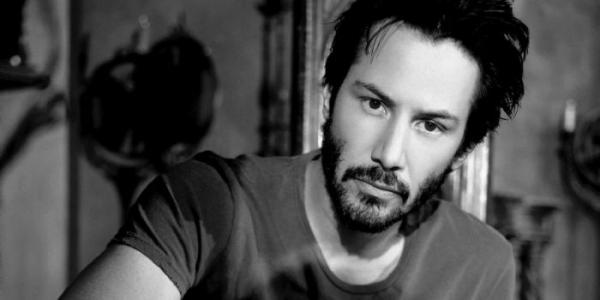 Tại sao Keanu Reeves không bao giờ chạm tay vào người fan nữ khi chụp ảnh cùng? Tại sao Keanu Reeves không bao giờ chạm tay vào người fan nữ khi chụp ảnh cùng?