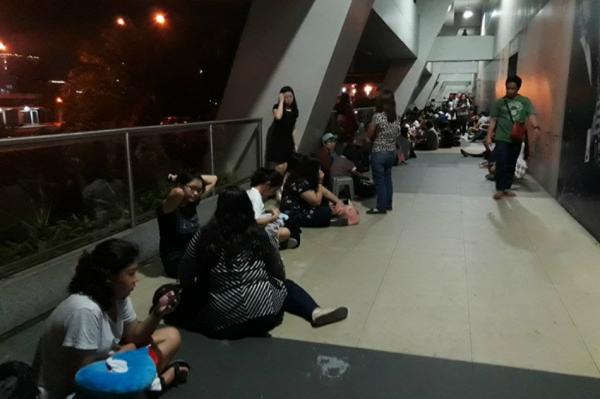 Tất tần tật bí kíp 'đu idol' siêu tiết kiệm và thành công cho hội fangirl tại lễ trao giải AAA 2019 Tất tần tật bí kíp 'đu idol' siêu tiết kiệm và thành công cho hội fangirl tại lễ trao giải AAA 2019