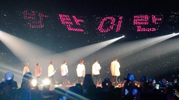 Tất tần tật bí kíp 'đu idol' siêu tiết kiệm và thành công cho hội fangirl tại lễ trao giải AAA 2019 Tất tần tật bí kíp 'đu idol' siêu tiết kiệm và thành công cho hội fangirl tại lễ trao giải AAA 2019