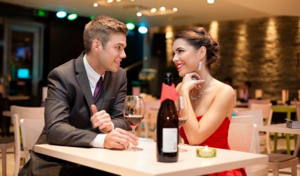 Triệu phú bỏ tiền làm biển quảng cáo trên đường để tìm bạn đời Triệu phú bỏ tiền làm biển quảng cáo trên đường để tìm bạn đời