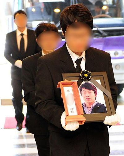'Mối thù truyền kiếp' giữa Dispatch và YG bắt đầu từ khi nào, chuyện gì đã xảy ra suốt 9 năm trời? 'Mối thù truyền kiếp' giữa Dispatch và YG bắt đầu từ khi nào, chuyện gì đã xảy ra suốt 9 năm trời?