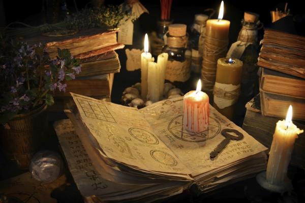 Những án mạng có thật gây ra bởi trò chơi tâm linh nguy hiểm nhất thế giới: Bảng cầu cơ Ouija Những án mạng có thật gây ra bởi trò chơi tâm linh nguy hiểm nhất thế giới: Bảng cầu cơ Ouija