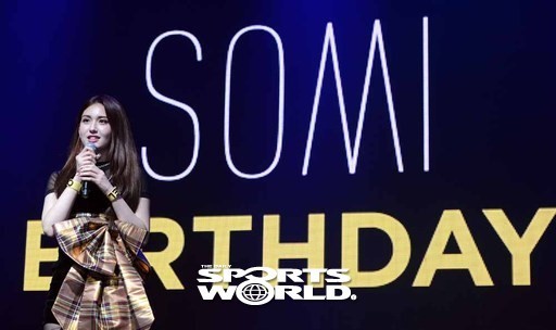 Jeon Somi bị 'ném đá' vì không chịu diễn trong showcase ra mắt Jeon Somi bị 'ném đá' vì không chịu diễn trong showcase ra mắt