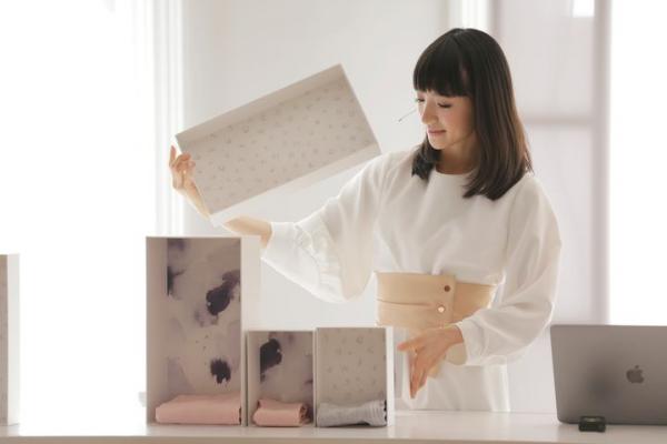 Marie Kondo chia sẻ vì sao người Nhật lại đam mê dọn dẹp và sắp xếp đồ đạc đến vậy Marie Kondo chia sẻ vì sao người Nhật lại đam mê dọn dẹp và sắp xếp đồ đạc đến vậy