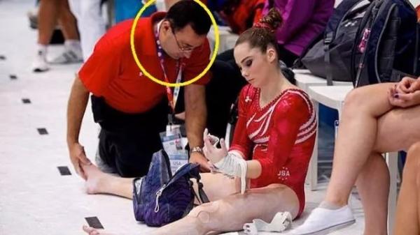 Tên đồi bại của giới thể thao: Xâm hại hơn 265 cô gái, lĩnh án 175 năm tù Tên đồi bại của giới thể thao: Xâm hại hơn 265 cô gái, lĩnh án 175 năm tù
