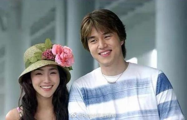 Nhật kí thời thơ bé của Lee Dong Wook bất ngờ được 'đào mộ', dân tình đau tim vì quá dễ thương Nhật kí thời thơ bé của Lee Dong Wook bất ngờ được 'đào mộ', dân tình đau tim vì quá dễ thương