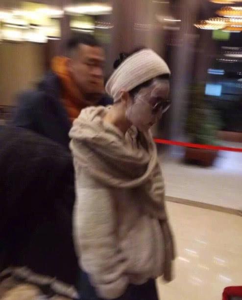 Kiên trì đắp 16 nghìn mask dưỡng da trong 20 năm, đây là mặt mộc khó tin của Phạm Băng Băng bây giờ Kiên trì đắp 16 nghìn mask dưỡng da trong 20 năm, đây là mặt mộc khó tin của Phạm Băng Băng bây giờ