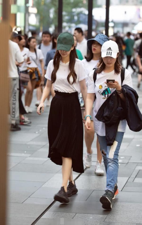 Sốc: AngelaBaby suýt mất mạng trong cơn động đất Tứ Xuyên, phải chạy 20 tầng lầu để trốn thoát Sốc: AngelaBaby suýt mất mạng trong cơn động đất Tứ Xuyên, phải chạy 20 tầng lầu để trốn thoát