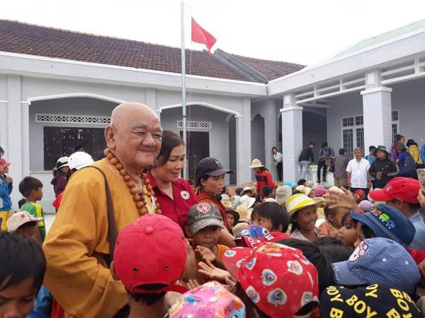 Sư thầy được gọi là Phật Di Lặc tái thế vì gương mặt phúc hậu, hiền lành Sư thầy được gọi là Phật Di Lặc tái thế vì gương mặt phúc hậu, hiền lành