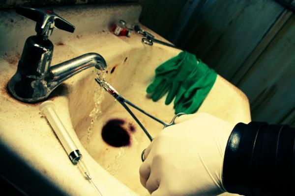 Đằng sau câu nói đùa 'Bán thận kiếm tiền' là thực trạng săn cướp nội tạng dã man cho thị trường chợ đen Đằng sau câu nói đùa 'Bán thận kiếm tiền' là thực trạng săn cướp nội tạng dã man cho thị trường chợ đen