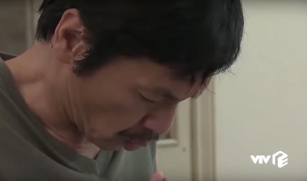 'Diễn viên' quần chúng bất ngờ xuất hiện trong phim 'Về Nhà Đi Con' khiến dân tình cười nghiêng ngả 'Diễn viên' quần chúng bất ngờ xuất hiện trong phim 'Về Nhà Đi Con' khiến dân tình cười nghiêng ngả