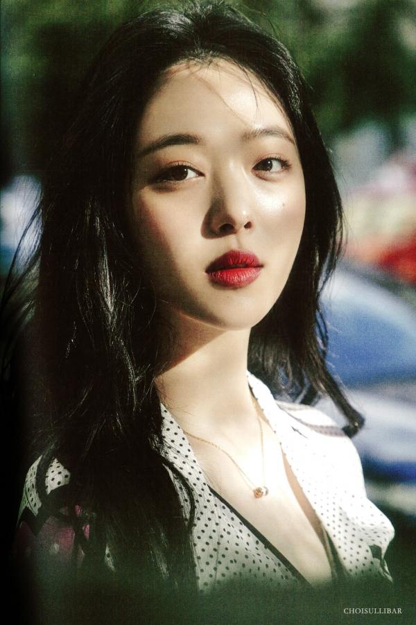 Sulli đáp trả 'cực gắt' loạt bình luận ác ý về việc không mặc áo ngực và tin đồn chơi thuốc Sulli đáp trả 'cực gắt' loạt bình luận ác ý về việc không mặc áo ngực và tin đồn chơi thuốc
