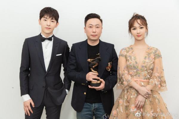 HOT: NSX 'Hương Mật' tuyên bố Đặng Luân - Dương Tử - La Vân Hi sẽ tái hợp trong tác phẩm mới HOT: NSX 'Hương Mật' tuyên bố Đặng Luân - Dương Tử - La Vân Hi sẽ tái hợp trong tác phẩm mới