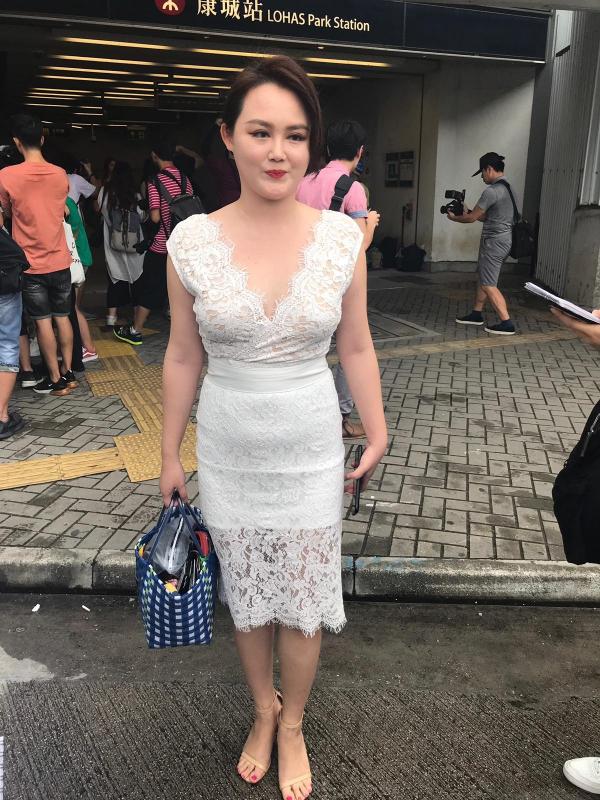 Hoa hậu Hong Kong 2019: Thí sinh đến báo danh tấp nập, nhiều nhan sắc khiến người xem 'cạn lời' Hoa hậu Hong Kong 2019: Thí sinh đến báo danh tấp nập, nhiều nhan sắc khiến người xem 'cạn lời'