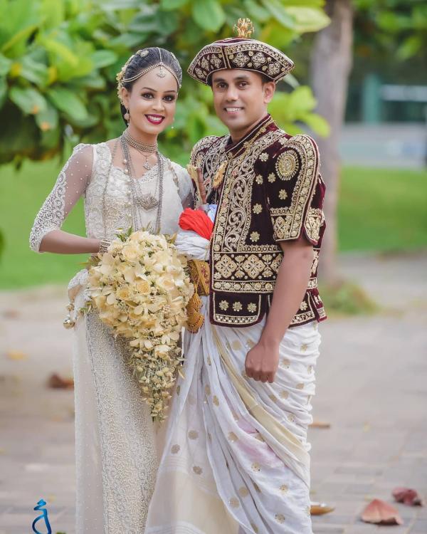 Ngắm nhìn các cô dâu trên khắp thế giới lộng lẫy trong ngày cưới Ngắm nhìn các cô dâu trên khắp thế giới lộng lẫy trong ngày cưới