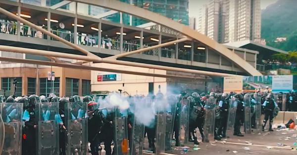 Cuộc biểu tình ở Hong Kong nhìn từ trên cao: Một khung cảnh đáng sợ và choáng ngợp Cuộc biểu tình ở Hong Kong nhìn từ trên cao: Một khung cảnh đáng sợ và choáng ngợp