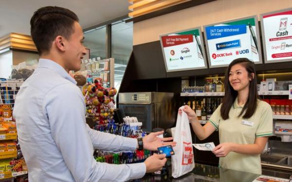 Trót phải lòng cô nhân viên cửa hàng tiện lợi, anh trai ngày nào cũng mua cà phê uống đến nỗi bị tiểu đường Trót phải lòng cô nhân viên cửa hàng tiện lợi, anh trai ngày nào cũng mua cà phê uống đến nỗi bị tiểu đường