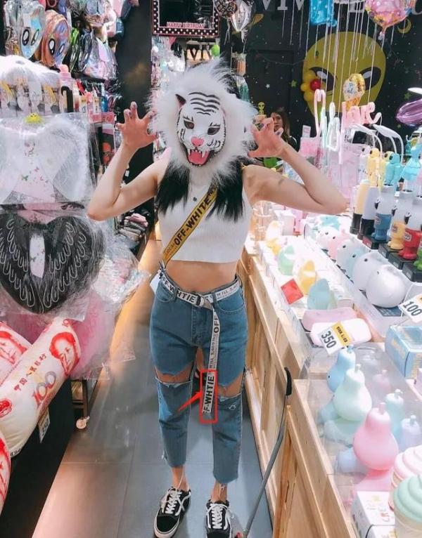 Chu Khiết Quỳnh: Từ 'bạn gái tin đồn Vương Tư Thông' đến idol ăn nói kém duyên, chuyên mặc hàng fake Chu Khiết Quỳnh: Từ 'bạn gái tin đồn Vương Tư Thông' đến idol ăn nói kém duyên, chuyên mặc hàng fake