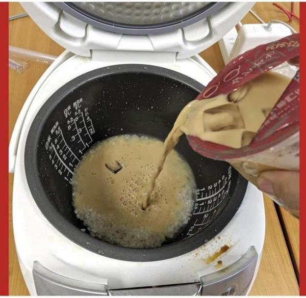 Sữa đổ vào trà hay trà đổ vào sữa, thôi quên đi vì nay đã có món 'cơm trà sữa' Sữa đổ vào trà hay trà đổ vào sữa, thôi quên đi vì nay đã có món 'cơm trà sữa'