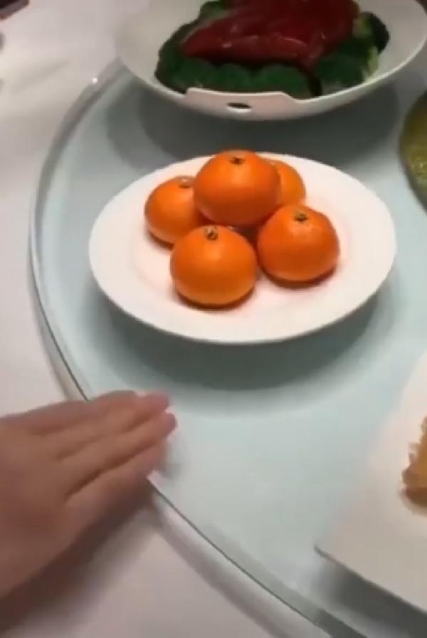 Thợ làm bánh Trung Quốc tạo ra những chiếc bánh hấp nhìn chẳng khác gì trái cây thật Thợ làm bánh Trung Quốc tạo ra những chiếc bánh hấp nhìn chẳng khác gì trái cây thật